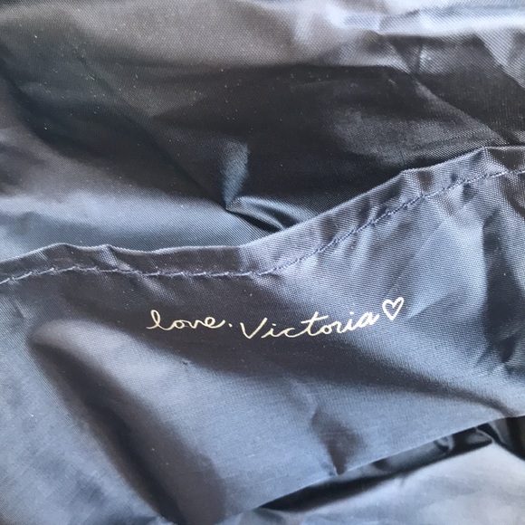 Victoria Secret Carry Bag NWT Sequins Red & Black Retail $58 - Picture 8 of 9